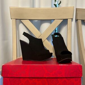 brand new black wedges with an open toe🖤